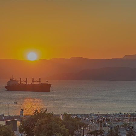 Shweiki International Hotel Aqaba Exterior foto